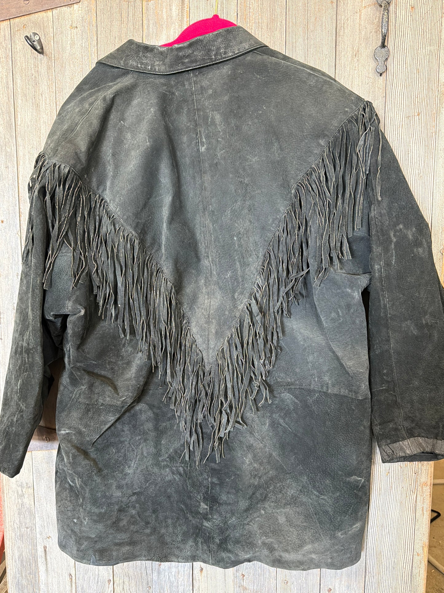 Vintage oversized suede fringe jacket. XL