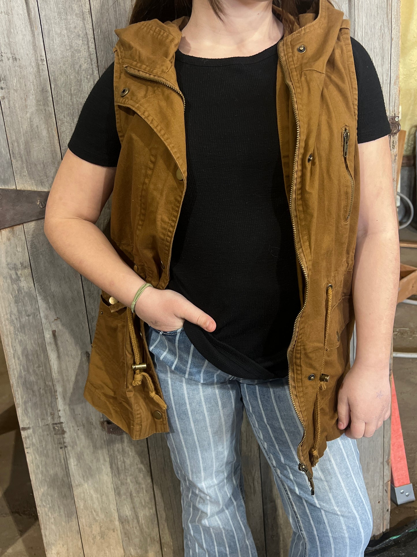 Hooded vest. Pendleton patch