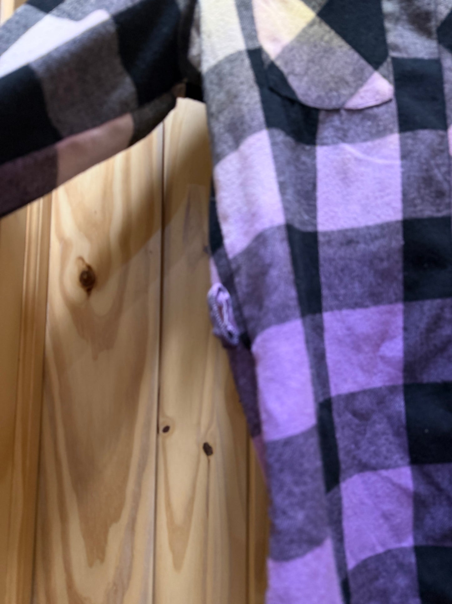 Cowboys/Cowgirls Flannel- Size S